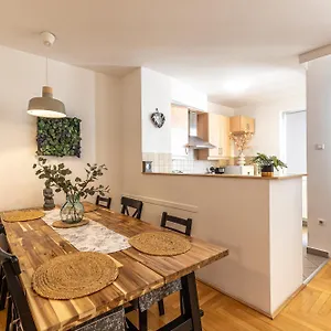  Appartamento Gozsdu White Raven Residence 305